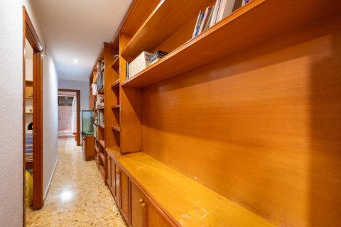 Apartment for sale in Alicante, Spain 1 bedroom, 113 sq.m. No. 165757 - photo 28