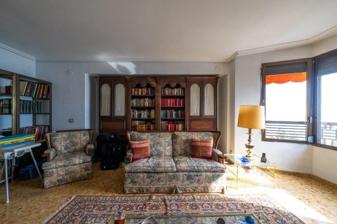 Apartment for sale in Alicante, Spain 1 bedroom, 113 sq.m. No. 165757 - photo 17