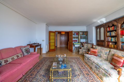 Apartment for sale in Alicante, Spain 1 bedroom, 113 sq.m. No. 165757 - photo 19