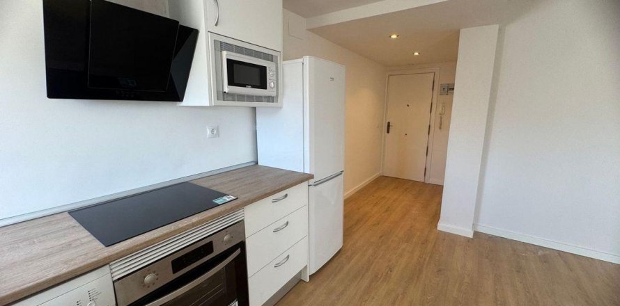 Wohnung in Madrid, Spanien 2 Schlafzimmer, 55 m2 Nr. 165762