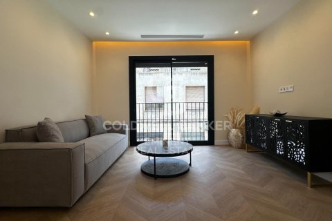 Huoneisto myytävänä Barcelona, Espanja, 2 makuuhuonetta, 80 m2 No. 158727 - kuva 3