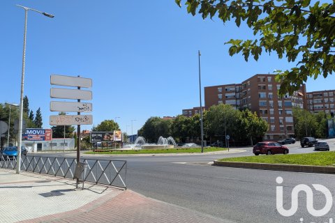 Autotallit myytävänä Torrejon de Ardoz, Madrid, Espanja , 11 m2 No. 185673 - kuva 2