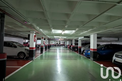 Autotallit myytävänä Torrejon de Ardoz, Madrid, Espanja , 11 m2 No. 185673 - kuva 5