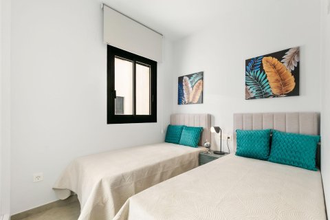 Apartament w Torrevieja, Alicante, Hiszpania 2 sypialnie, 82 mkw. nr 194253 – zdjęcie 20