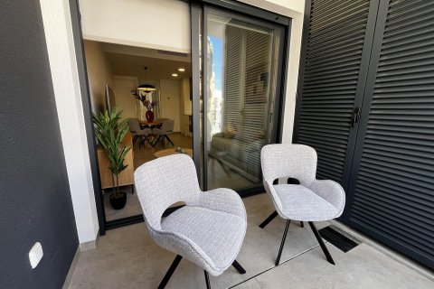 Apartament w Torrevieja, Alicante, Hiszpania 2 sypialnie, 82 mkw. nr 194253 – zdjęcie 2