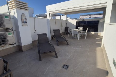 Kaupunkipientalo myytävänä San Pedro del Pinatar, Murcia, Espanja, 3 makuuhuonetta, 108 m2 No. 194251 - kuva 16