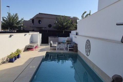Kaupunkipientalo myytävänä San Pedro del Pinatar, Murcia, Espanja, 3 makuuhuonetta, 108 m2 No. 194251 - kuva 3