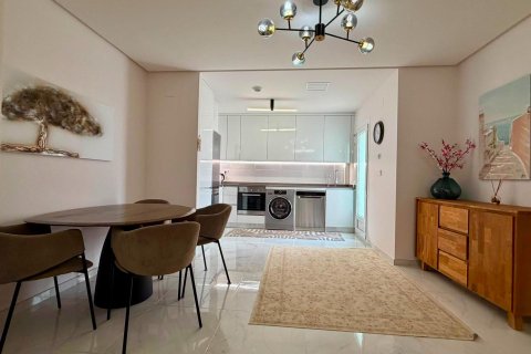 Apartament w Torrevieja, Alicante, Hiszpania 2 sypialnie, 81 mkw. nr 194252 – zdjęcie 6