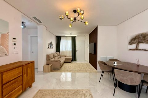 Apartament w Torrevieja, Alicante, Hiszpania 2 sypialnie, 81 mkw. nr 194252 – zdjęcie 27