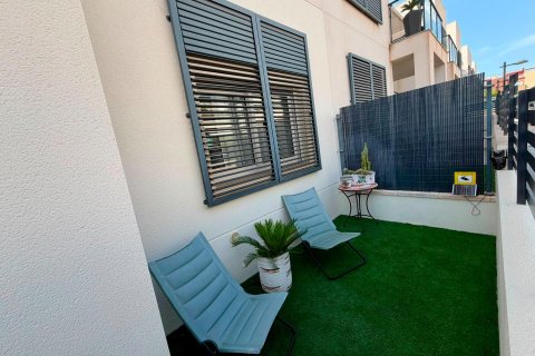 Apartament w Torrevieja, Alicante, Hiszpania 2 sypialnie, 81 mkw. nr 194252 – zdjęcie 7