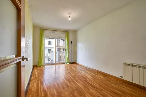 Wohnung zum Verkauf in Barcelona, Spanien 4 Schlafzimmer, 96 m2 Nr. 166905 - Foto 3
