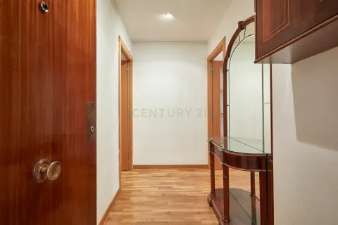Wohnung zum Verkauf in Barcelona, Spanien 4 Schlafzimmer, 96 m2 Nr. 166905 - Foto 2