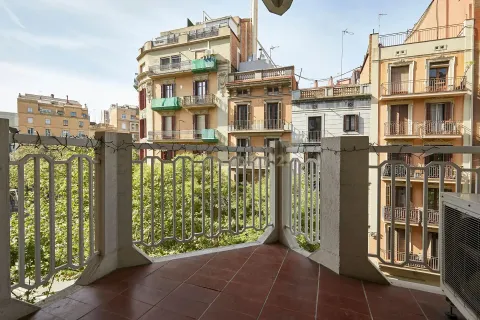 Wohnung zum Verkauf in Barcelona, Spanien 4 Schlafzimmer, 96 m2 Nr. 166905 - Foto 4