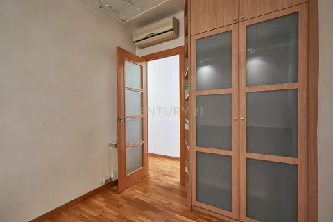 Wohnung zum Verkauf in Barcelona, Spanien 4 Schlafzimmer, 96 m2 Nr. 166905 - Foto 18
