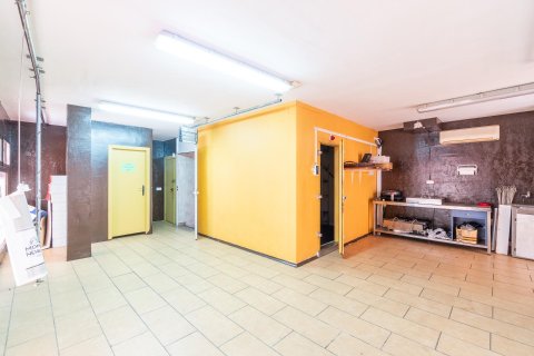 Liikekiinteistö myytävänä Torrevieja, Alicante, Espanja , 143 m2 No. 190381 - kuva 17