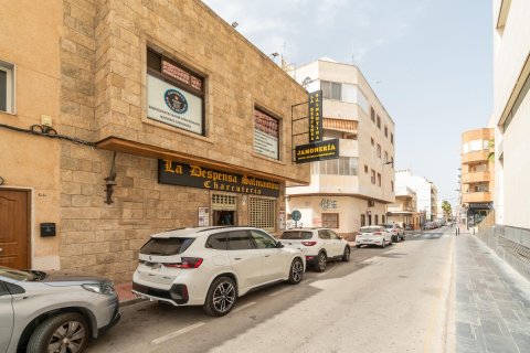 Liikekiinteistö myytävänä Torrevieja, Alicante, Espanja , 143 m2 No. 190381 - kuva 4