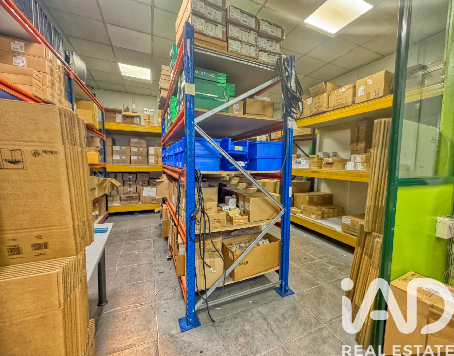 Commercial property à Mostoles, Madrid, Espagne 1227 m2 No. 173046
