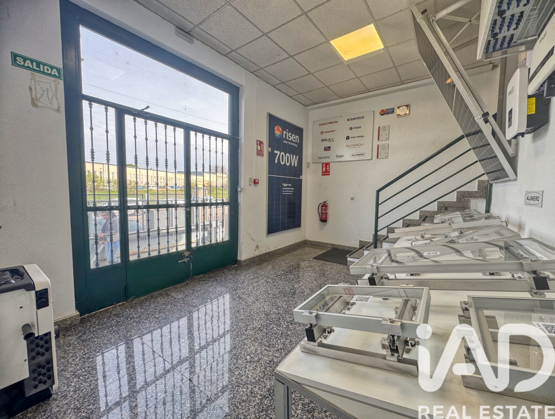 Commercial property à Mostoles, Madrid, Espagne 1227 m2 No. 173046