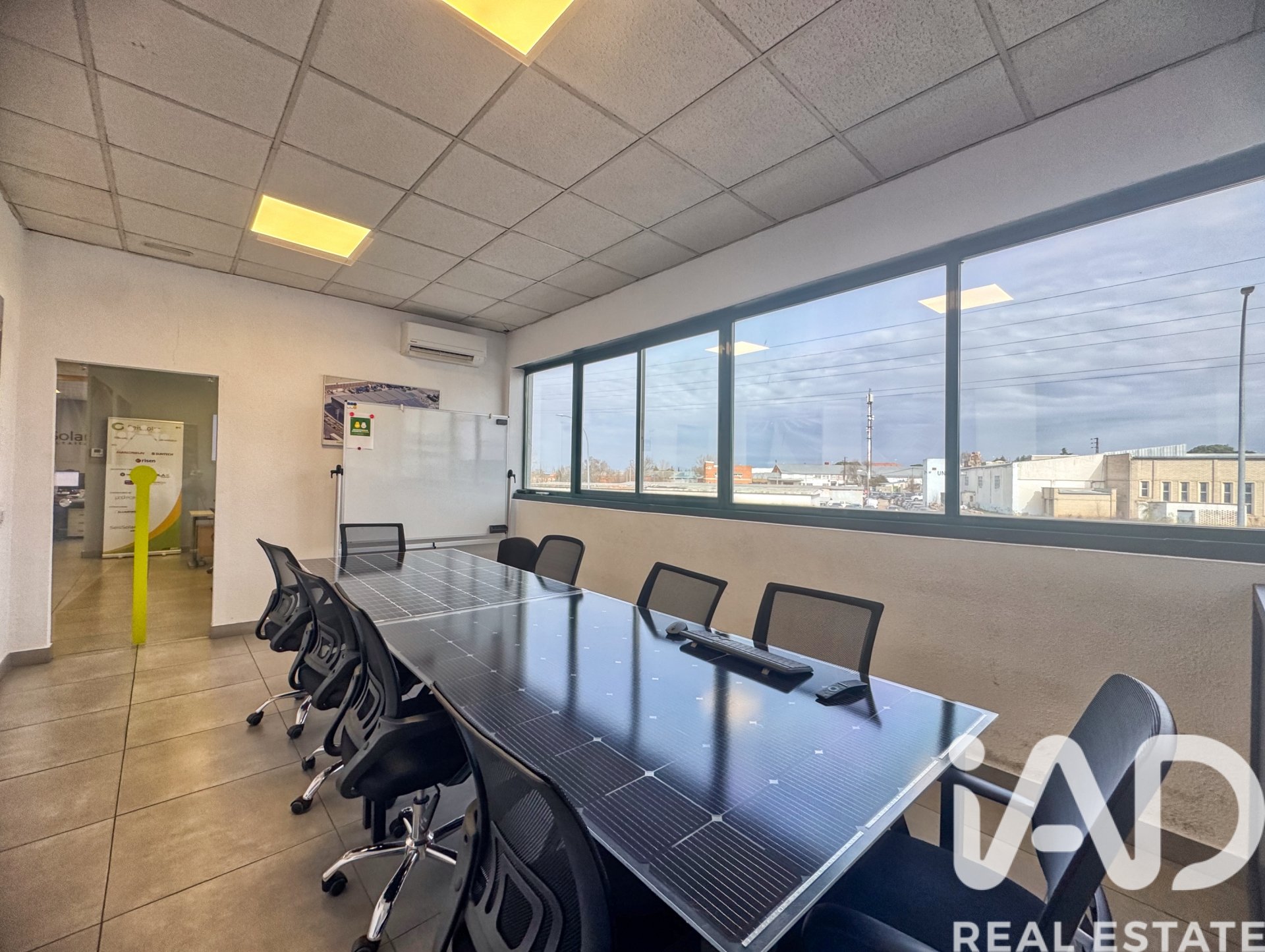 Commercial property à Mostoles, Madrid, Espagne 1227 m2 No. 173046