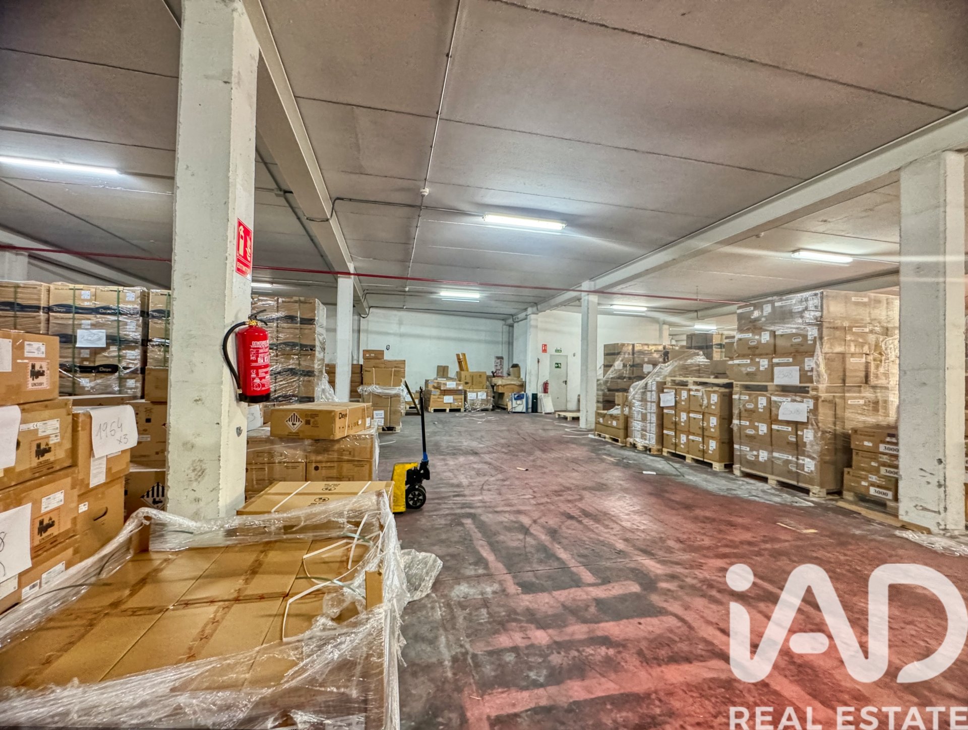 Commercial property à Mostoles, Madrid, Espagne 1227 m2 No. 173046