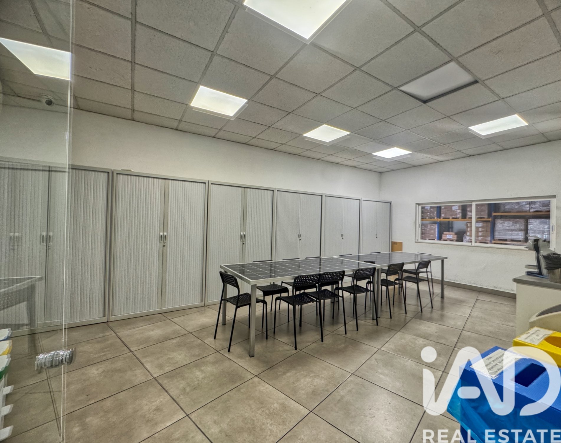 Commercial property à Mostoles, Madrid, Espagne 1227 m2 No. 173046