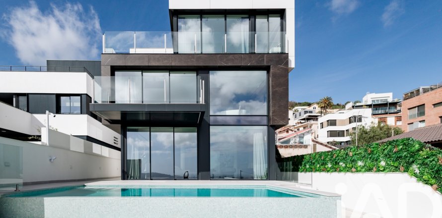 House à Barcelona, Espagne 6 chambres, 710.98 m2 No. 173045