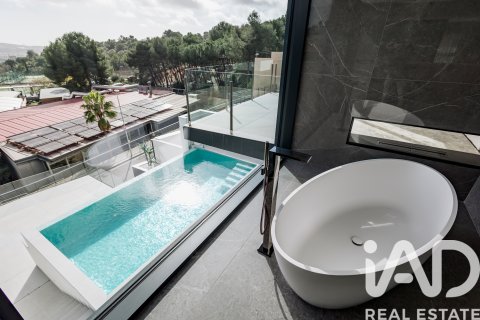 House à vendre à Barcelona, Espagne, 6 chambres, 710.98 m2 No. 173045 - photo 19