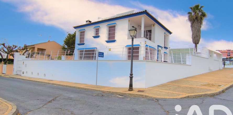 Casa a Isla Cristina, Huelva, Spagna 5 camere da letto, 685 mq. N° 172510