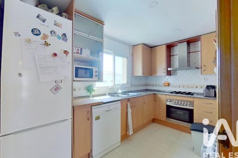Radhus till salu i Roda de Berà, Tarragona, Spanien 3 sovrum, 139 kvm. Nr. 172508 - foto 12