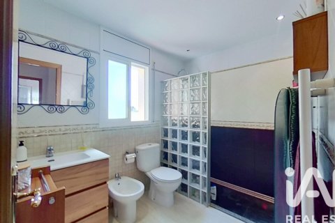 Radhus till salu i Roda de Berà, Tarragona, Spanien 3 sovrum, 139 kvm. Nr. 172508 - foto 21