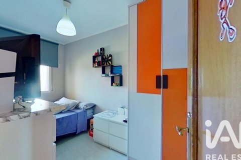 Radhus till salu i Roda de Berà, Tarragona, Spanien 3 sovrum, 139 kvm. Nr. 172508 - foto 23