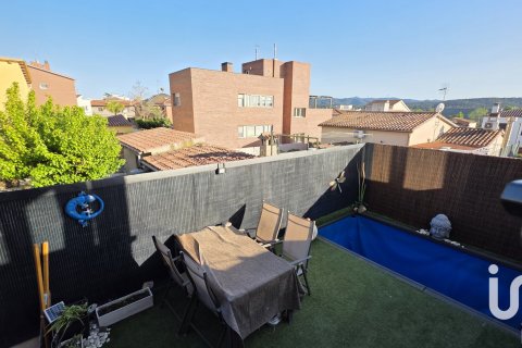 Appartamento a Cerdanyola Del Valles, Barcelona, Spagna 4 camere da letto, 146 mq. N° 153500