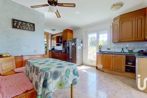 Talo myytävänä El Vendrell, Tarragona, Espanja, 5 makuuhuonetta, 222 m2 No. 153501 - kuva 12