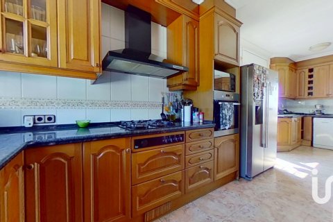 Talo myytävänä El Vendrell, Tarragona, Espanja, 5 makuuhuonetta, 222 m2 No. 153501 - kuva 11