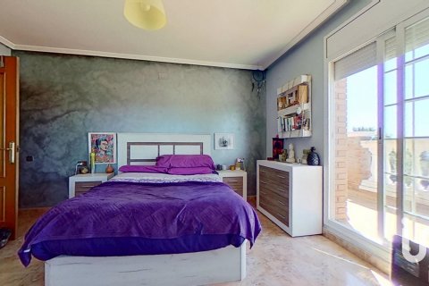 Talo myytävänä El Vendrell, Tarragona, Espanja, 5 makuuhuonetta, 222 m2 No. 153501 - kuva 26