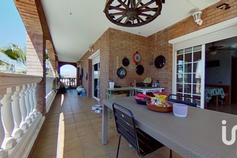 Talo myytävänä El Vendrell, Tarragona, Espanja, 5 makuuhuonetta, 222 m2 No. 153501 - kuva 14