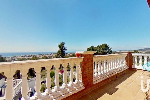 Talo myytävänä El Vendrell, Tarragona, Espanja, 5 makuuhuonetta, 222 m2 No. 153501 - kuva 20