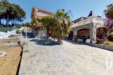 Talo myytävänä El Vendrell, Tarragona, Espanja, 5 makuuhuonetta, 222 m2 No. 153501 - kuva 3