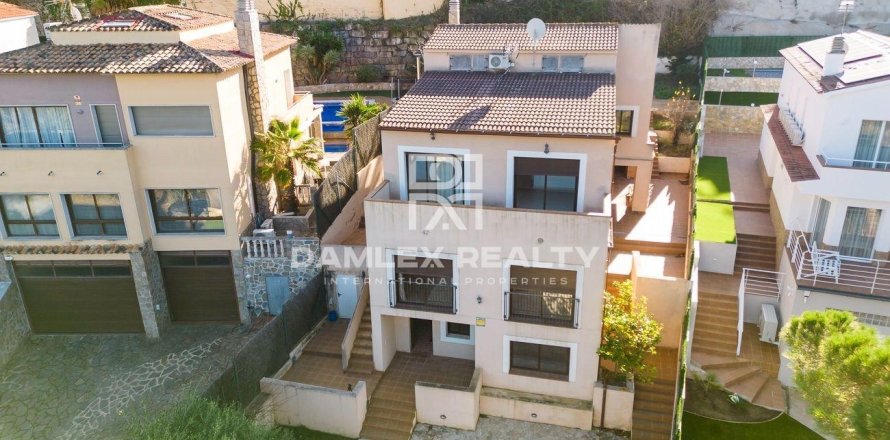 Talo Lloret de Mar, Girona, Espanja 7 makuuhuonetta, 321 m2 No. 177157