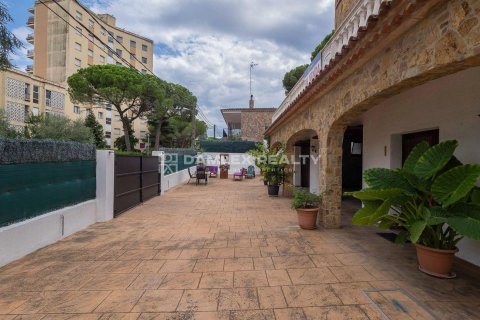 Talo myytävänä Platja D'aro, Girona, Espanja, 4 makuuhuonetta, 363 m2 No. 177159 - kuva 2