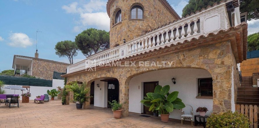 Talo Platja D'aro, Girona, Espanja 4 makuuhuonetta, 363 m2 No. 177159
