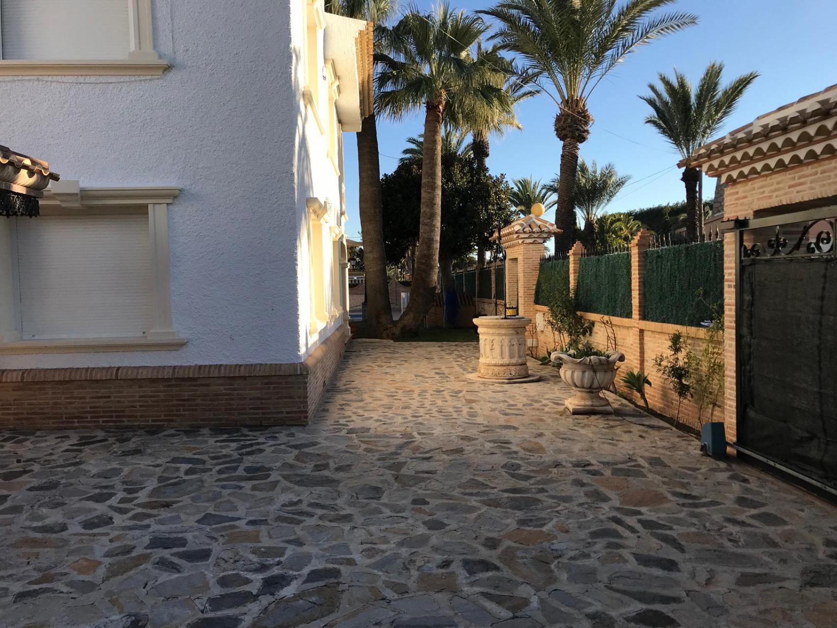 Huvila Alicante, Espanja 6 makuuhuonetta, 545 m2 No. 142956