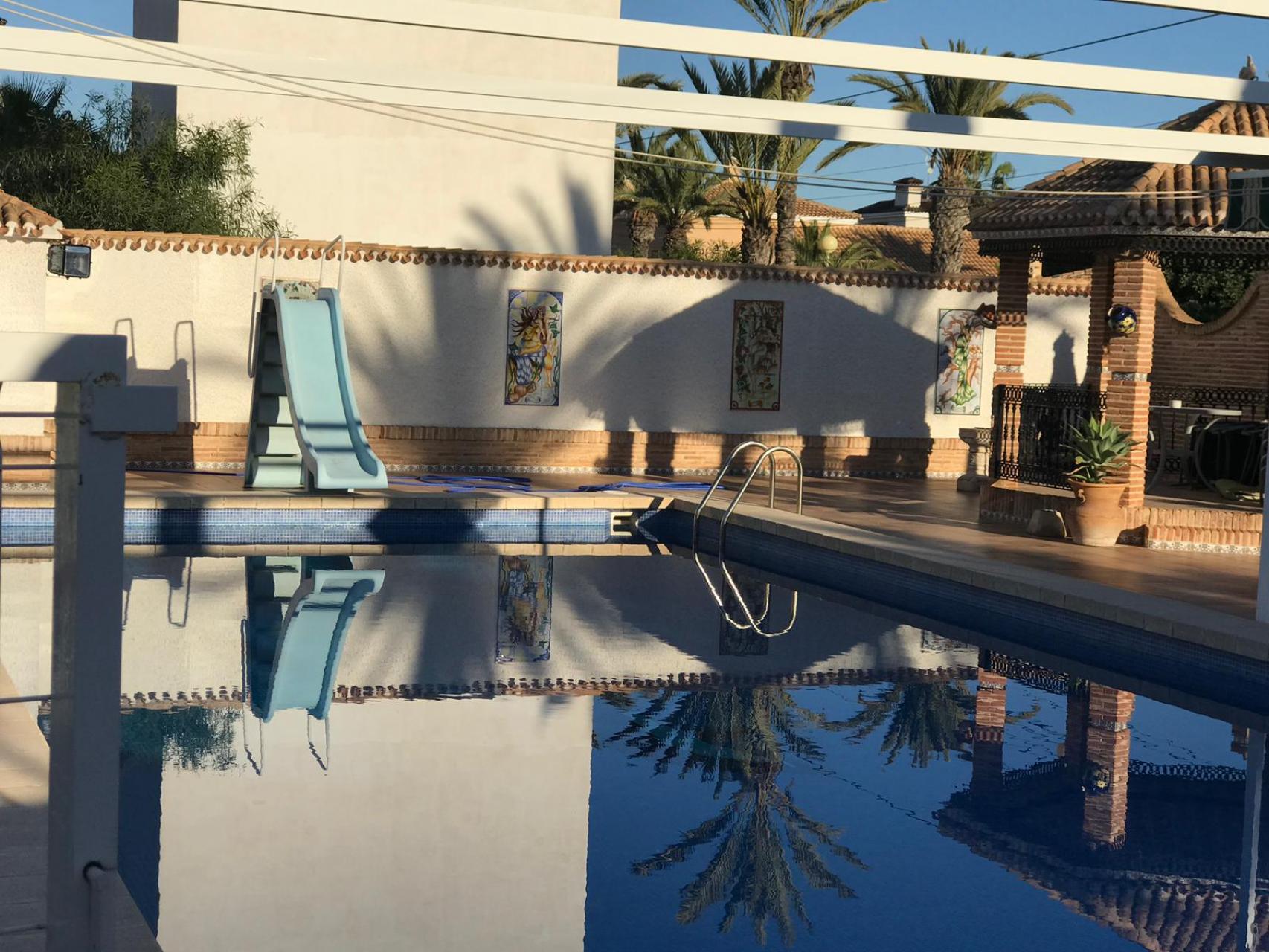 Huvila Alicante, Espanja 6 makuuhuonetta, 545 m2 No. 142956