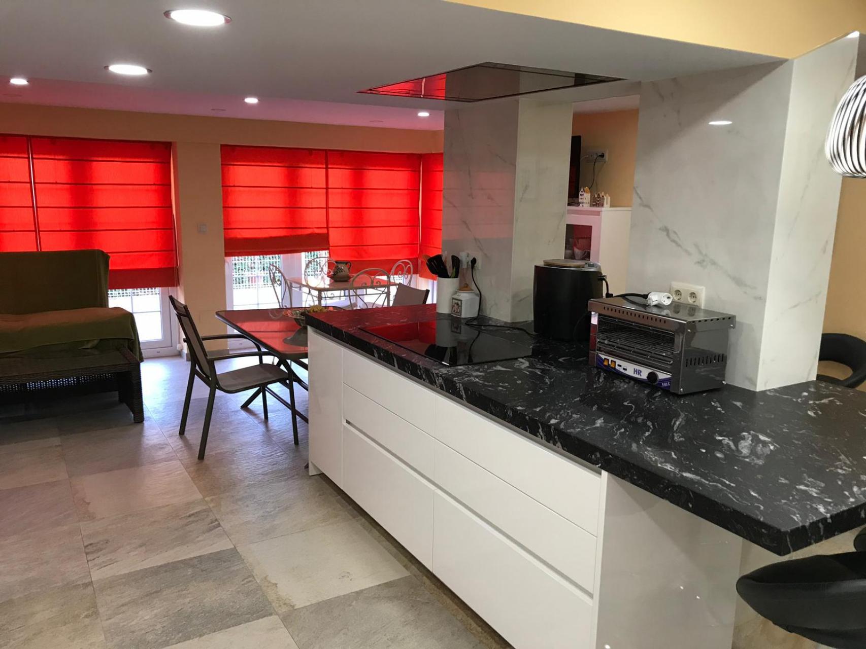 Huvila Alicante, Espanja 6 makuuhuonetta, 545 m2 No. 142956