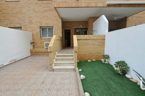 Huoneisto myytävänä Oropesa del Mar, Castellon, Espanja, 2 makuuhuonetta, 108 m2 No. 153779 - kuva 2