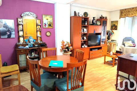 Appartamento a Zaragoza, Spagna 3 camere da letto, 94 mq. N° 153778