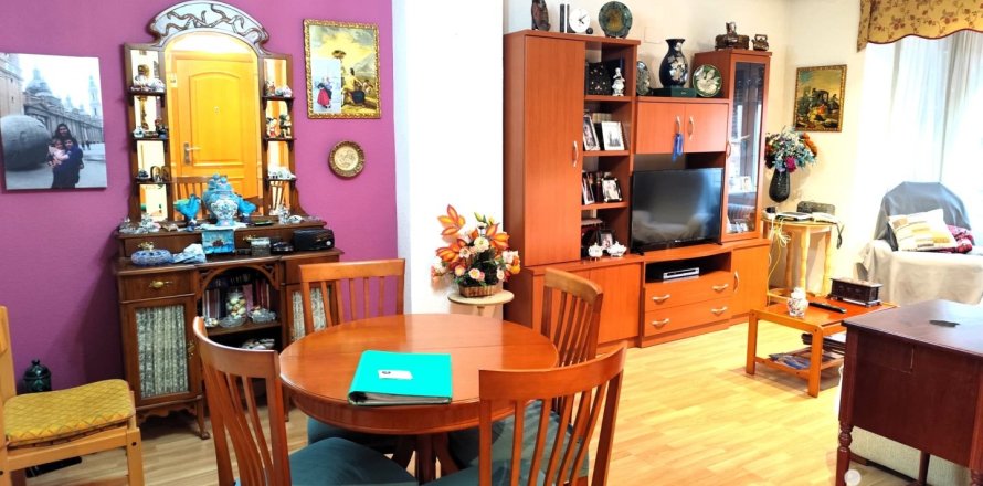 Wohnung in Zaragoza, Spanien 3 Schlafzimmer, 94 m2 Nr. 153778