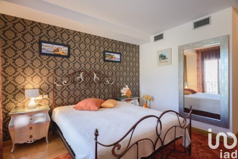 Продажа дома в Льорет-де-Мар, Герона, Испания 4 спальни, 352м2 №153783 - фото 11