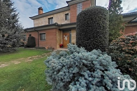 Продажа дома в Альпикат, Лерида, Испания 6 спален, 375м2 №153780 - фото 9