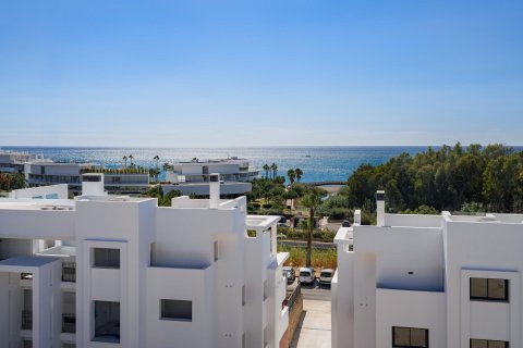 Takvåning i Estepona, Malaga, Spanien 3 sovrum, 145 kvm. Nr. 169094